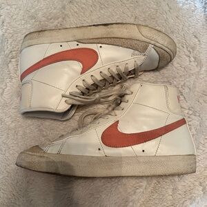 Nike Wmns Blazer Mid 77